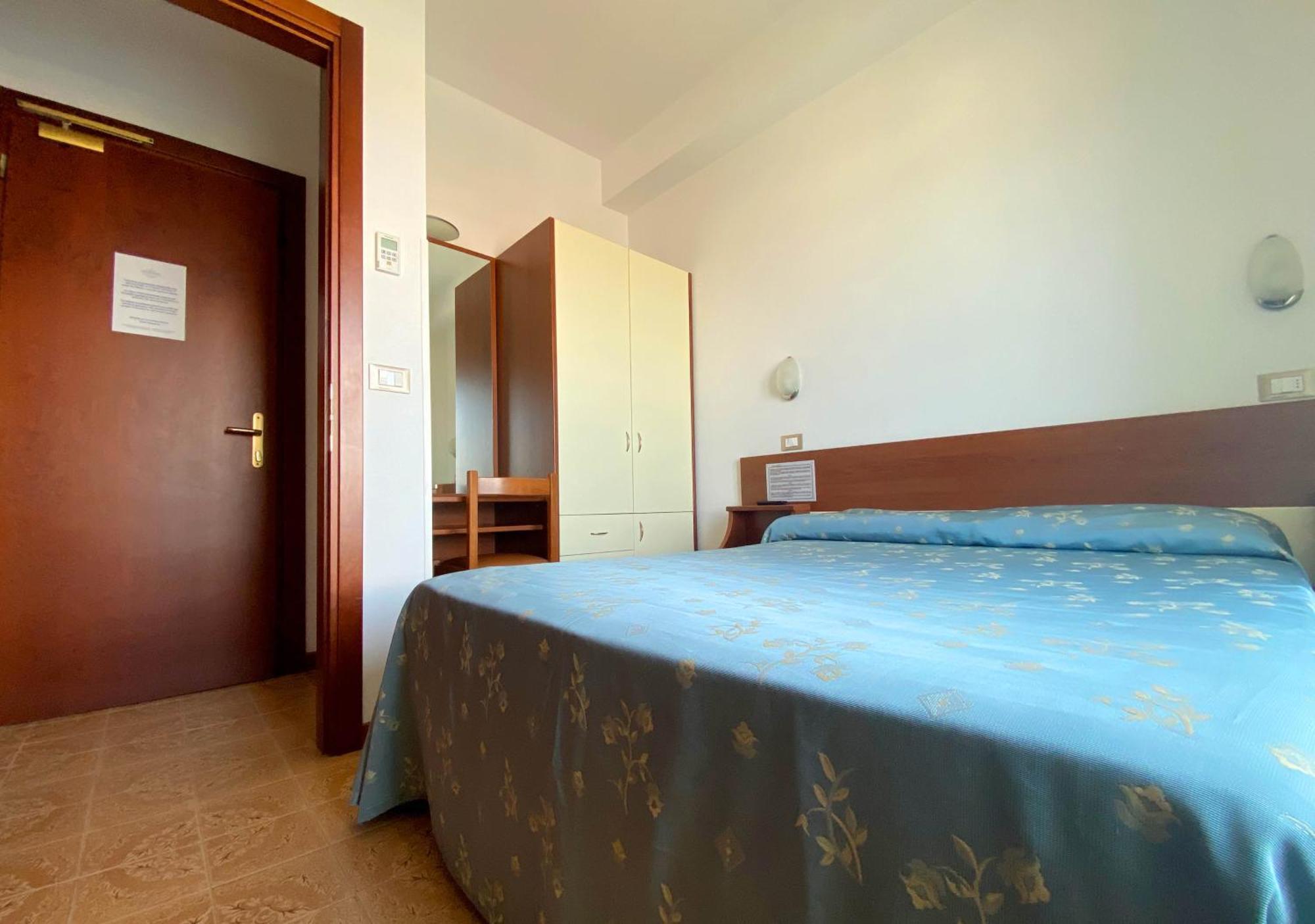 Hotel Sayonara เซนีกัลเลีย ภายนอก รูปภาพ