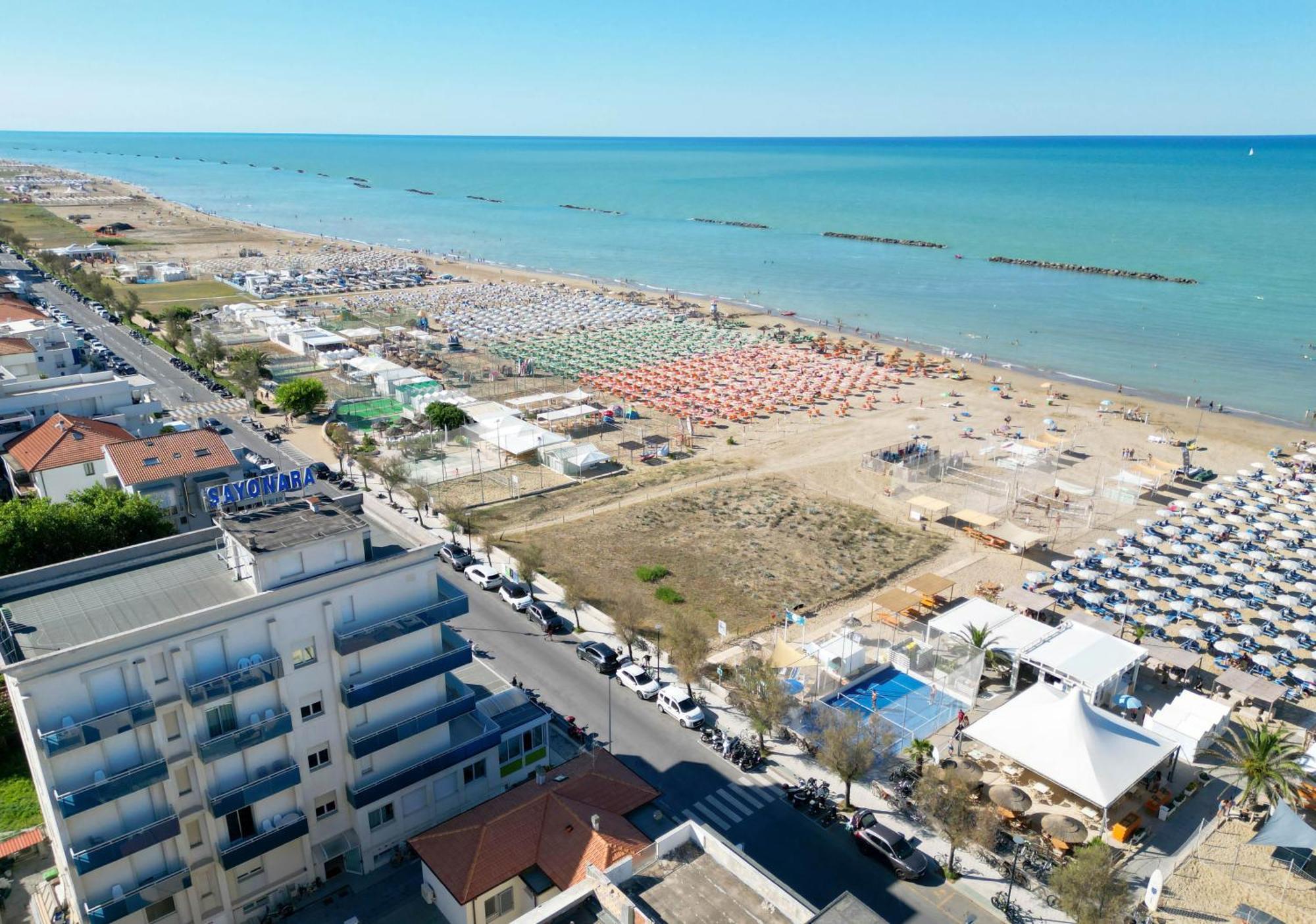 Hotel Sayonara เซนีกัลเลีย ภายนอก รูปภาพ