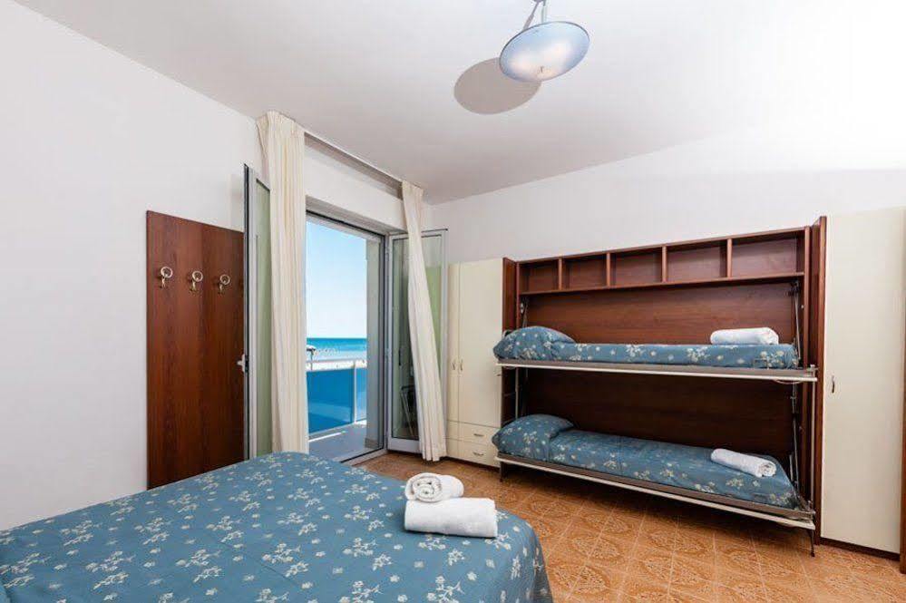 Hotel Sayonara เซนีกัลเลีย ภายนอก รูปภาพ